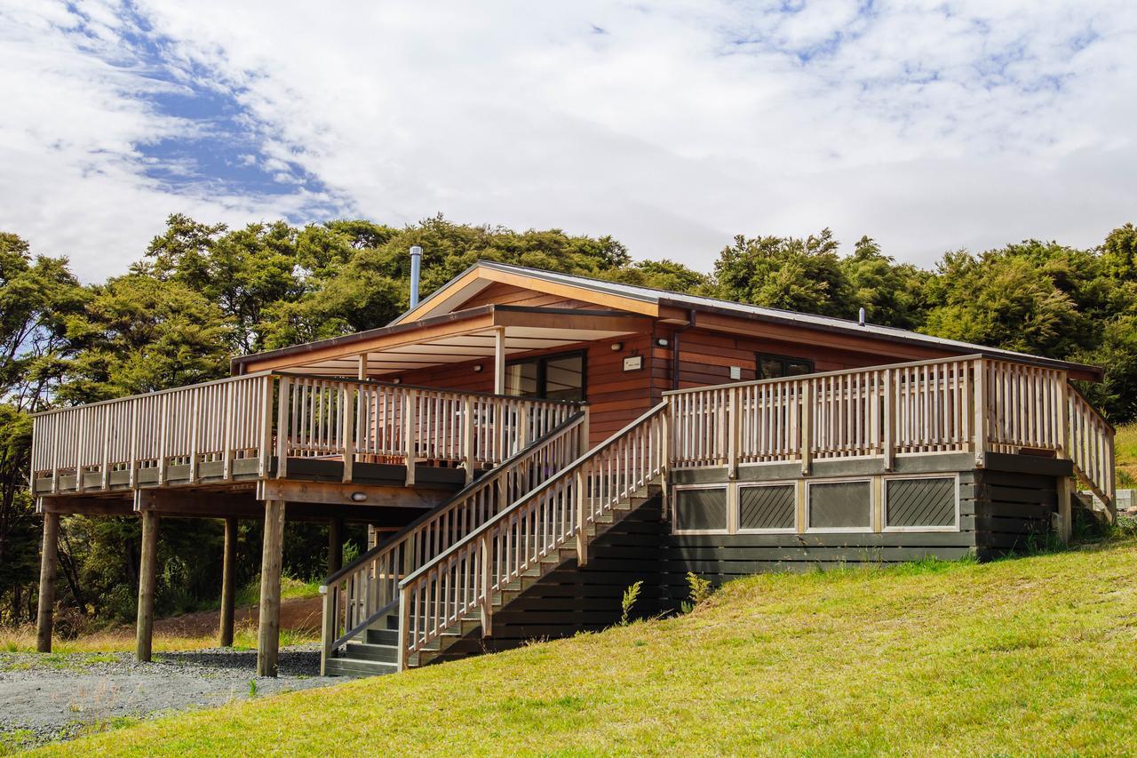 Tangiaro Retreat Villa Port Charles Exterior photo