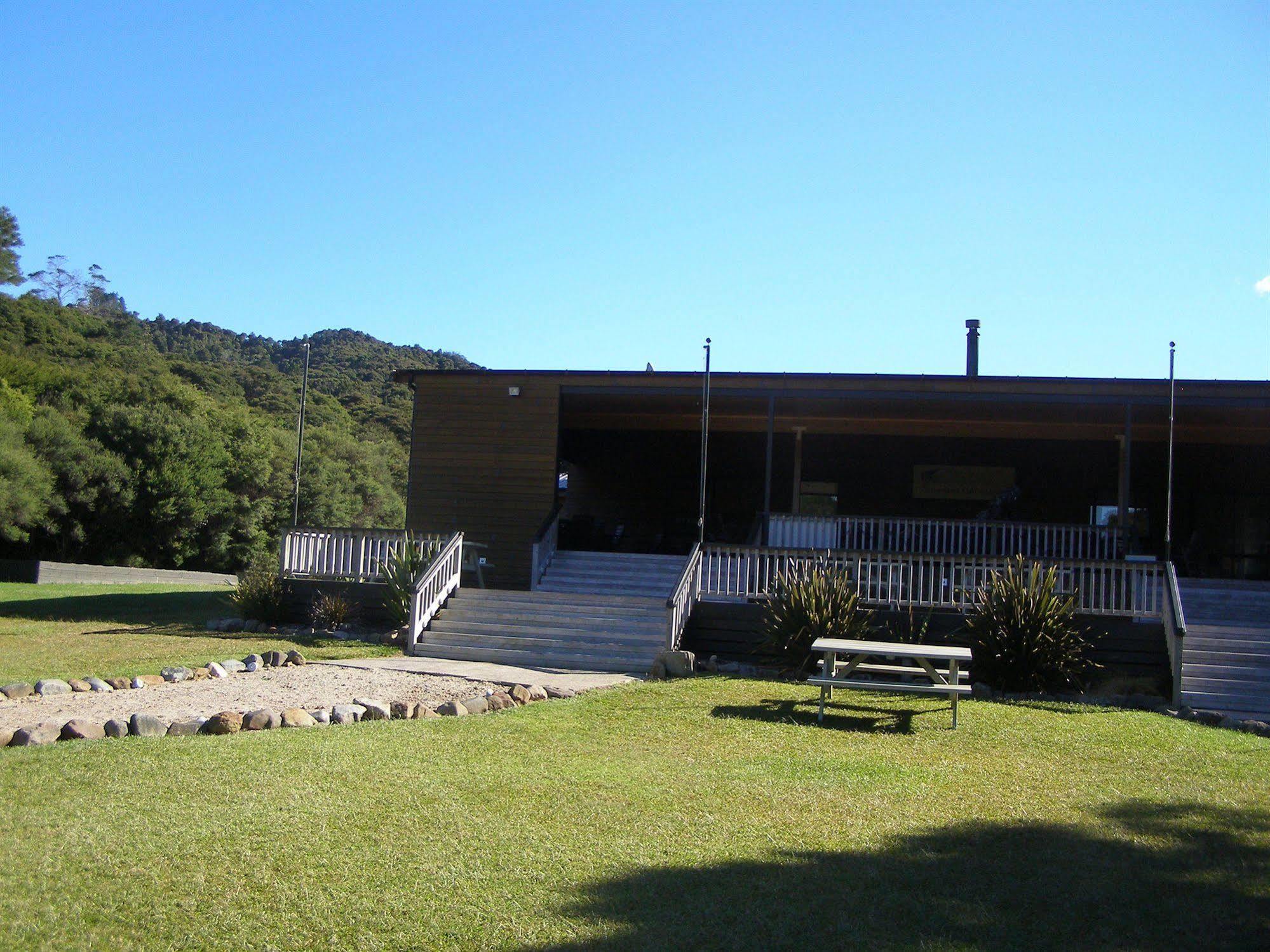 Tangiaro Retreat Villa Port Charles Exterior photo